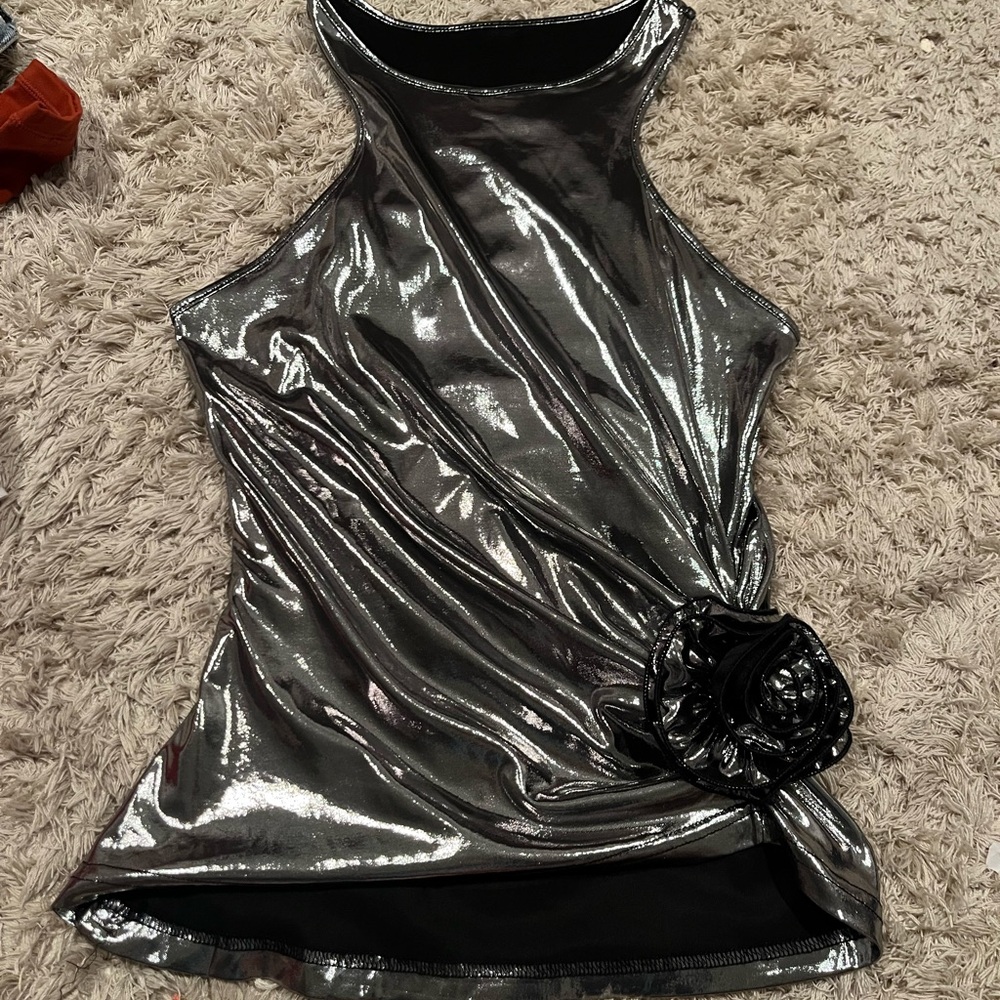 Metallic Silver Top - Picture 2 of 4